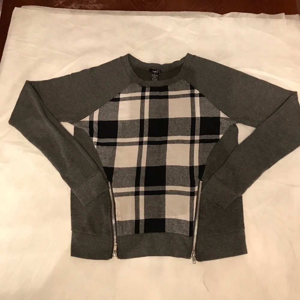 Rue21 lightweight sweater